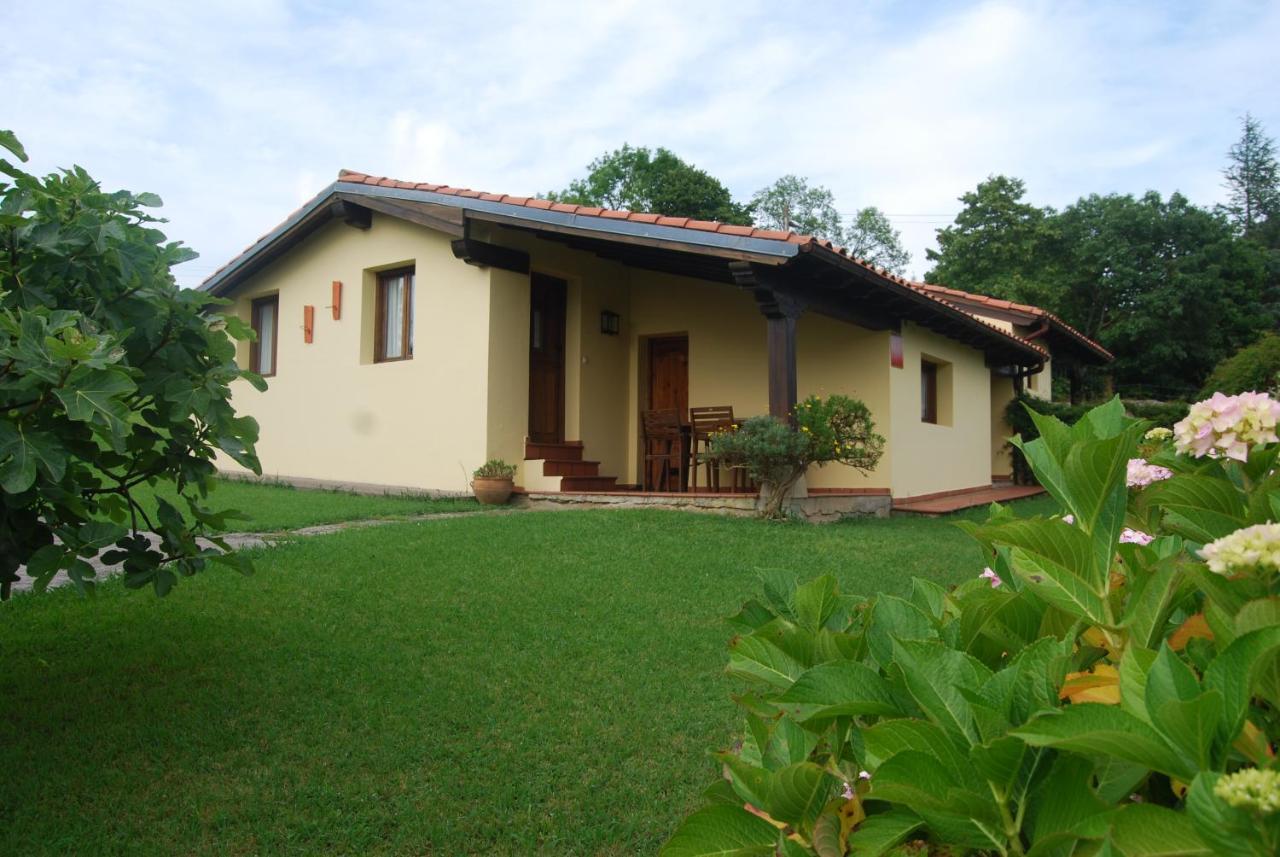 Apartamentos El Perujo Комилас Екстериор снимка