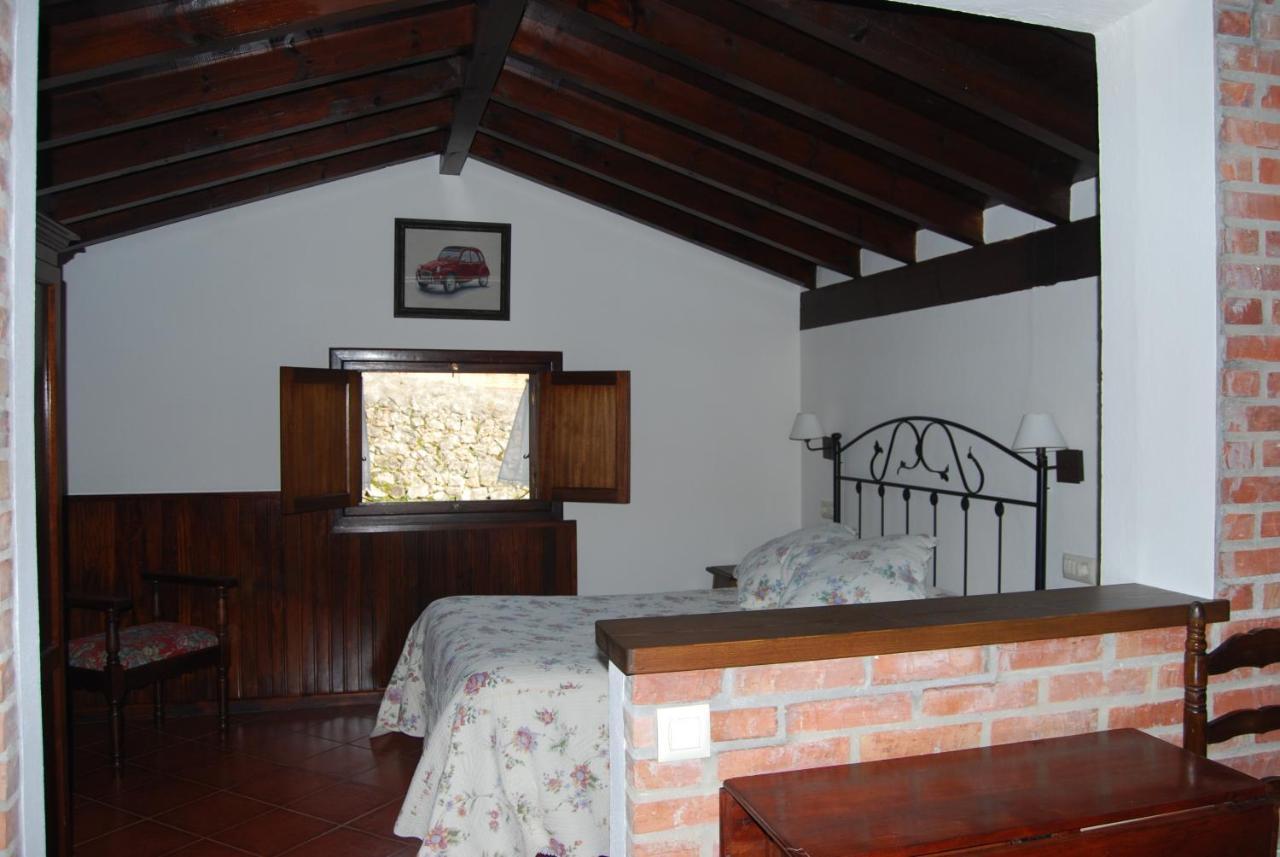 Apartamentos El Perujo Комилас Екстериор снимка