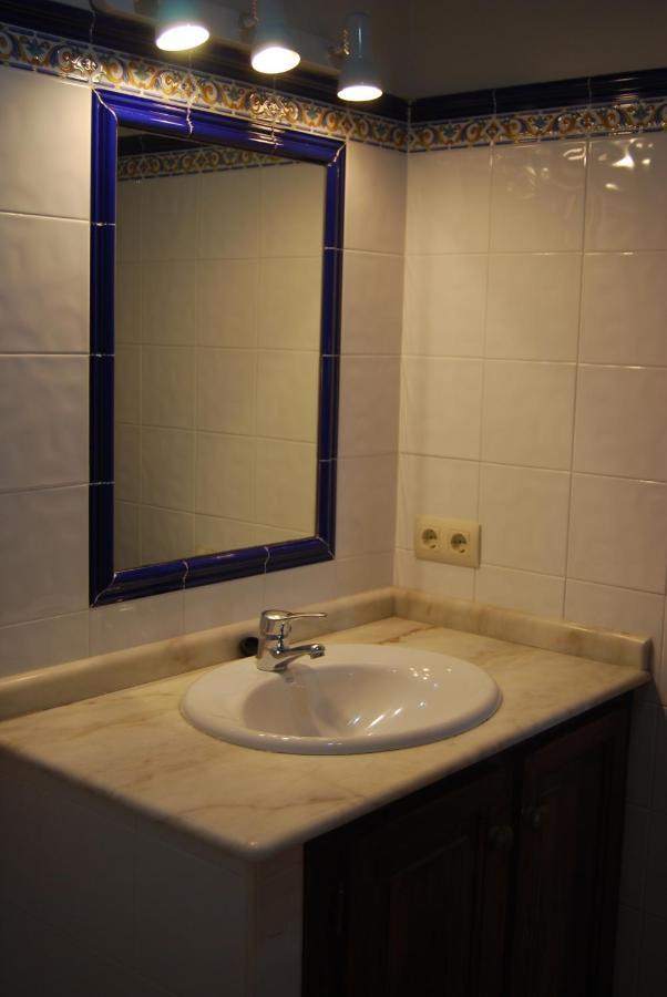 Apartamentos El Perujo Комилас Екстериор снимка