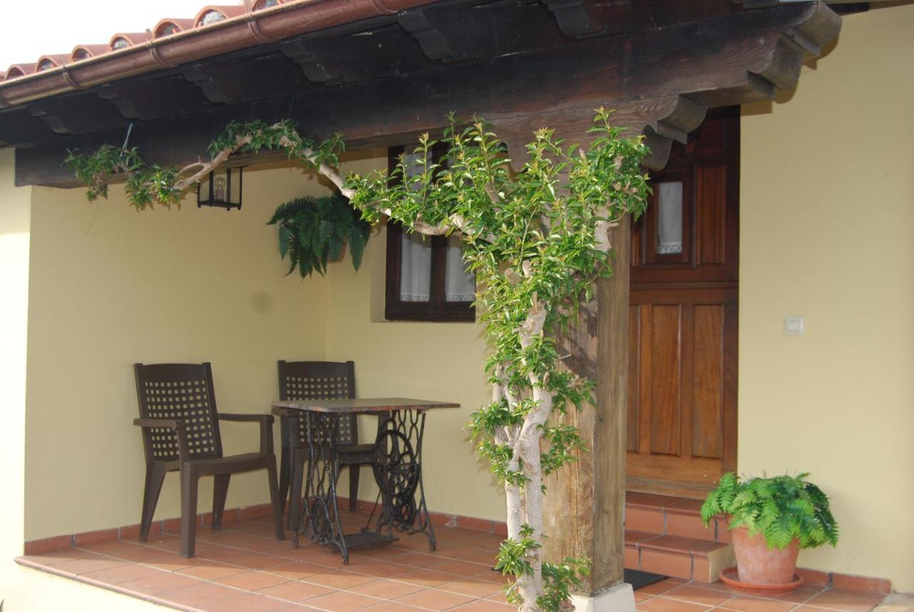 Apartamentos El Perujo Комилас Екстериор снимка