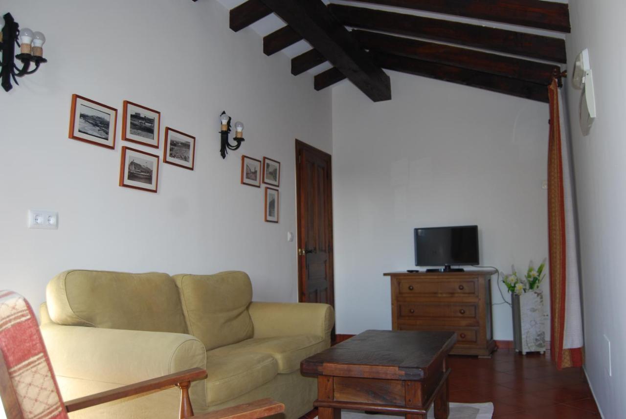 Apartamentos El Perujo Комилас Екстериор снимка