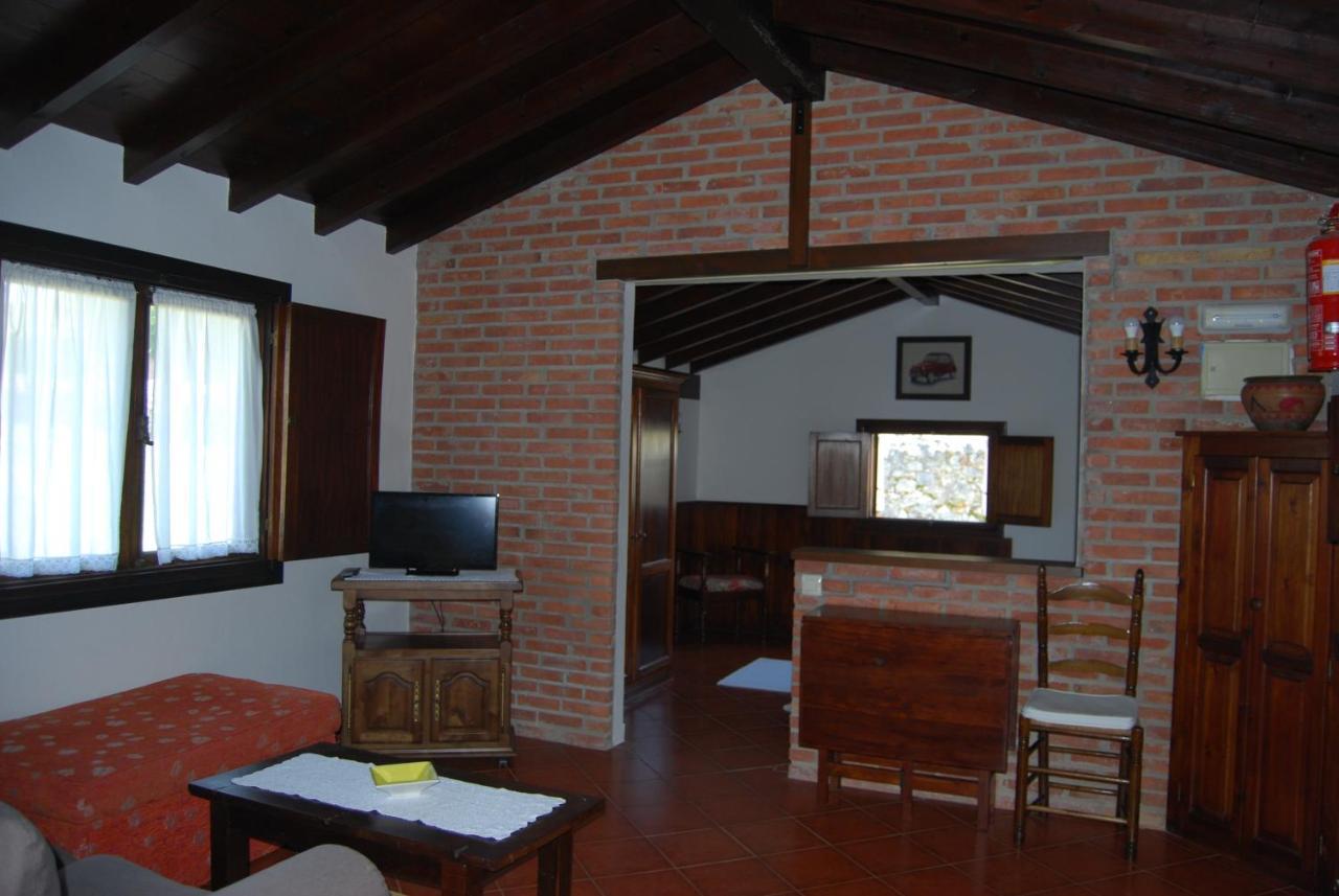 Apartamentos El Perujo Комилас Екстериор снимка