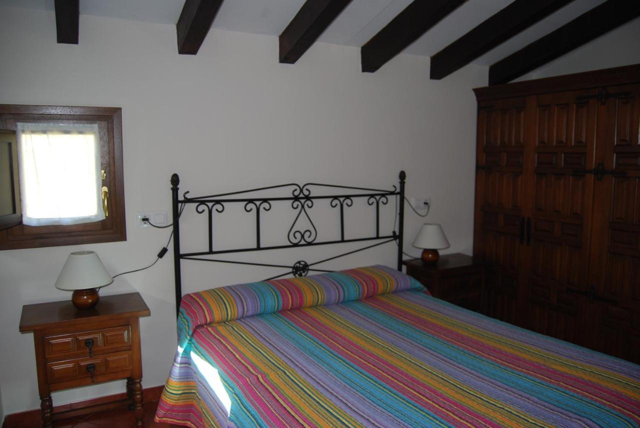 Apartamentos El Perujo Комилас Екстериор снимка