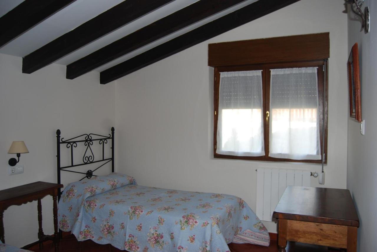 Apartamentos El Perujo Комилас Екстериор снимка